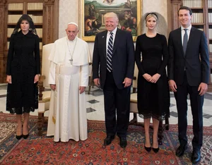 Memorable Moments and Iconic Photography from Donald Trump’s First Presidential Term in the White House - image 4