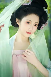 YiTuYu Vol.8521 Tu Ya W: Immerse in the Classical Grace of a Muse in a Fairy-tale Setting - image 5