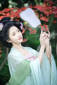 YiTuYu Vol.8521 Tu Ya W: Immerse in the Classical Grace of a Muse in a Fairy-tale Setting - image 0