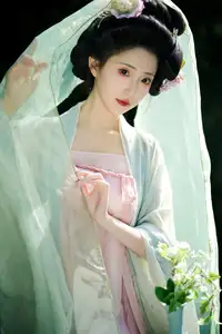 YiTuYu Vol.8521 Tu Ya W: Immerse in the Classical Grace of a Muse in a Fairy-tale Setting - image 13