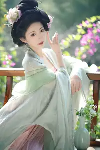 YiTuYu Vol.8521 Tu Ya W: Immerse in the Classical Grace of a Muse in a Fairy-tale Setting - image 12