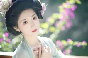 YiTuYu Vol.8521 Tu Ya W: Immerse in the Classical Grace of a Muse in a Fairy-tale Setting - image 1