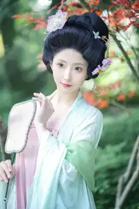 YiTuYu Vol.8521 Tu Ya W: Immerse in the Classical Grace of a Muse in a Fairy-tale Setting - image 15