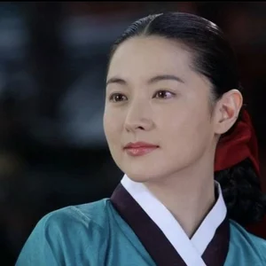 Lee Young Ae’s Timeless Grace: The Dae Jang Geum Star Redefines Beauty at 50 - image 8