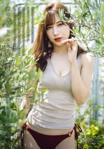 Risa Yukihira's Radiant Summer Moment: Captivating Beauty Under the Sun - image 5