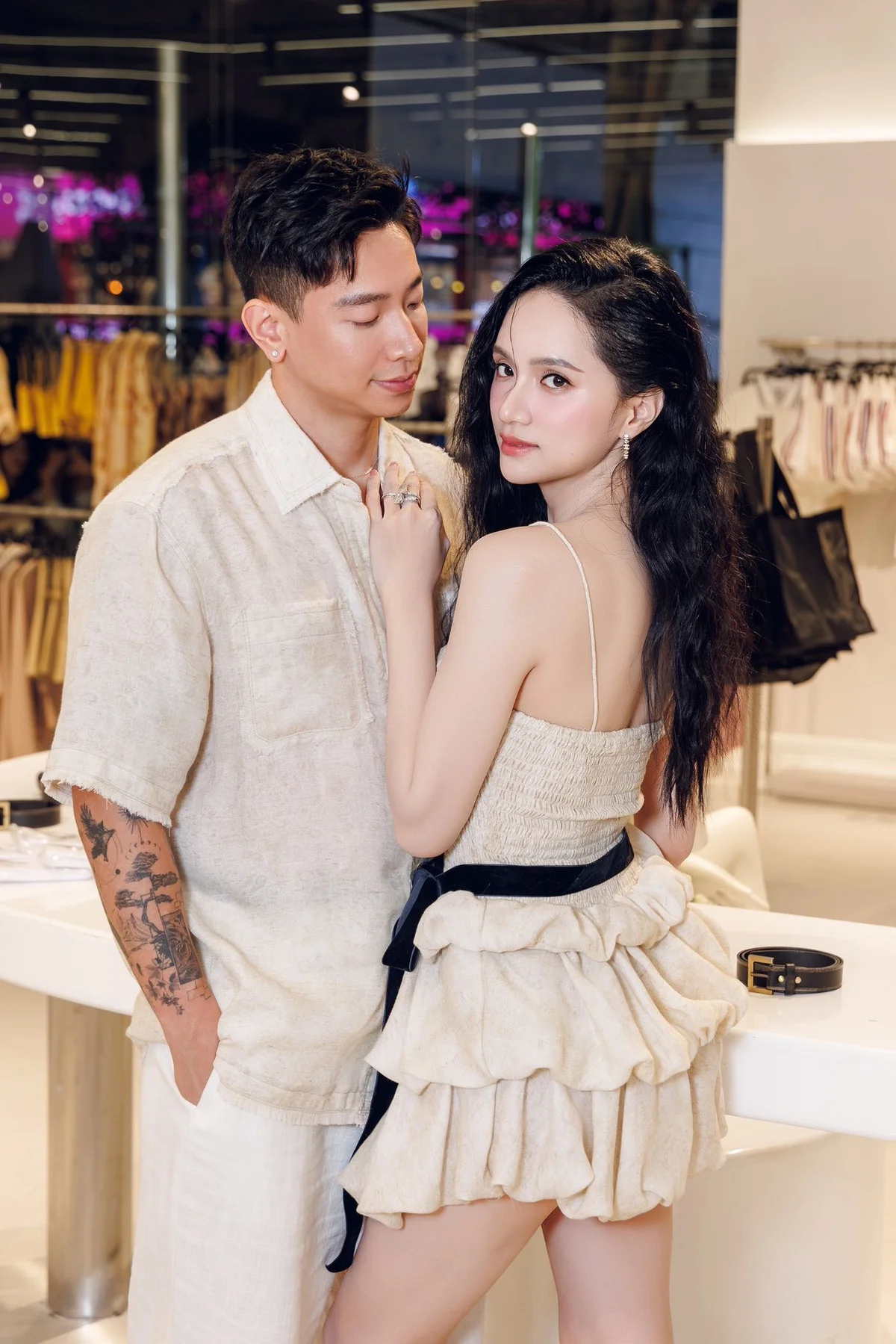 Huong Giang Sparks Romance Rumors with Intimate Photos Featuring Mystery Man