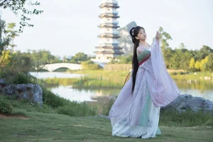 Elegant Artistic Portraiture in Art Language Vol.4701 featuring Suan La Tang Er - image 20