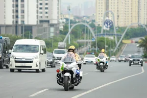 Security and Splendor: Hanoi Prepares for President Putin’s Visit with Elite Supercar Convoy - image 5