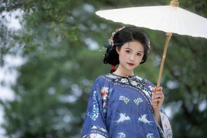 Timeless Elegance: Xin Xin in YiTuYu Art Language Vol.8883 - image 18