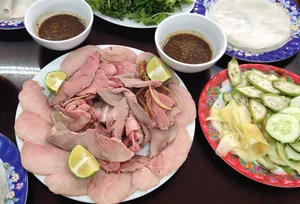 Ultimate Da Nang Food Guide: Must-Try Dishes in Vietnam's Coastal Paradise - image 5