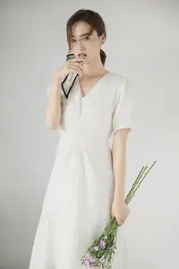 Zhou Xu Xu: Pure Beauty with Flowers in the Enchanting YiTuYu Vol.8758 Collection - image 7