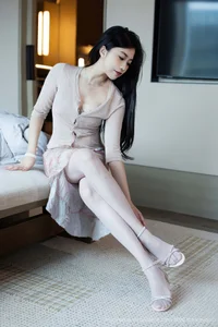 Elegant Fashion Portraits: Xu Nuo Sabrina in IMiss Honey Club Vol.804 Collection - image 6