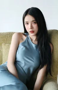The Viral Beauty of 'Em Xinh' Contestant with AI-Like Features - image 2
