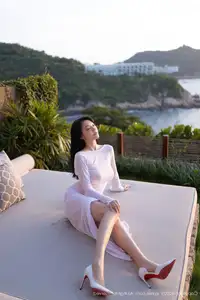 An Ran's Elegant White Dress XiuRen No.10747 Captivating Serenity in Natural Light. - image 5