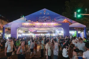 Exploring the Vibrant Riverside Street Food Culture of Saigon - image 6
