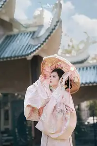 Pink Grace - Captivating Elegant Asian Traditional Beauty - image 4