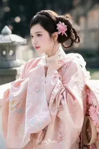 Pink Grace - Captivating Elegant Asian Traditional Beauty - image 9