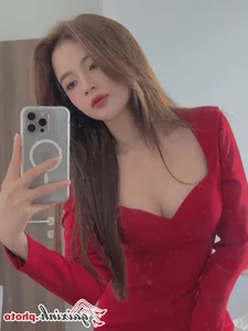 Exploring the Style and Rise of Le Ly Lan Huong: From Viral ID Card Sensation to Modern Fashion Icon - image 11