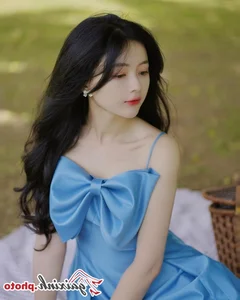 Exploring the Style and Rise of Le Ly Lan Huong: From Viral ID Card Sensation to Modern Fashion Icon - image 27