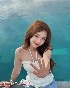 Exploring the Style and Rise of Le Ly Lan Huong: From Viral ID Card Sensation to Modern Fashion Icon - image 7