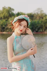 Exploring the Style and Rise of Le Ly Lan Huong: From Viral ID Card Sensation to Modern Fashion Icon - image 18