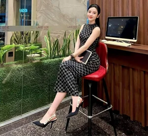 Quang Hai and Chu Thanh Huyen: A Glimpse into the Natural Beauty of a Famous Celebrity Couple Without Filters - image 6