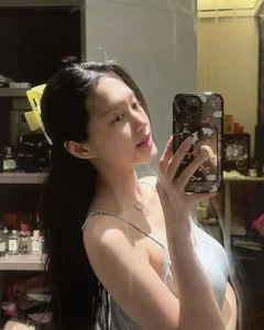 Doãn Hải My Shares Natural Postpartum Beauty: Stunning Bare-Faced Photos of the Vietnamese Star - image 8