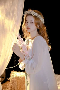 Elegant Portraiture: A Di in YiTuYu Art Language Vol.7023 - image 3