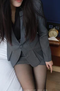 IESS Model Wanping Portrays Professional Elegance in Hotel Manager Themed Collection - image 26