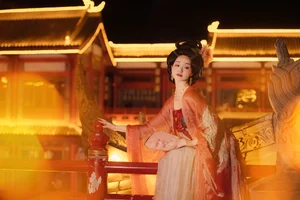 Ling Zi Xi Shines in YiTuYu Art Language Vol.7096 - image 1
