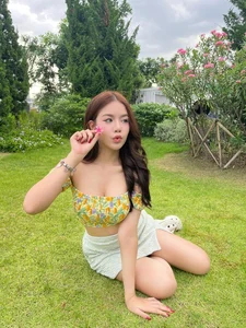 Captivating Charm: Exploring the Rise of Thai Beauty and Modern Fashion Influencers in Global Media - image 1