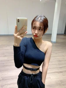 Korean Beauty Gains Popularity in Vietnam with Fluent Language Skills and Style - image 0