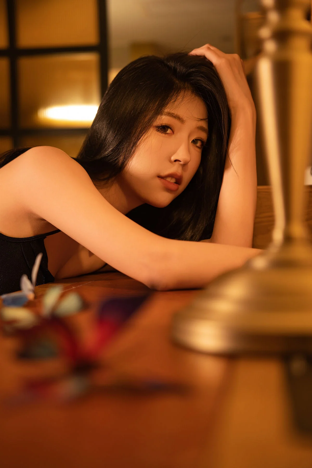 YiTuYu Art Language Vol.7536 Featuring Sha Sha: A Masterpiece of Contemporary Portrait Photography