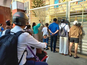 Memorable First Day of School for First Graders in Ho Chi Minh City - image 3