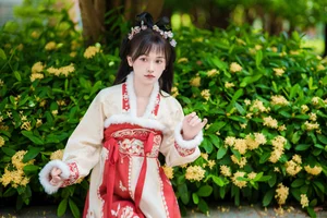 Art Language Vol.7362: Exploring the Ethereal Aesthetic of Xiao Xiao Yu - image 22
