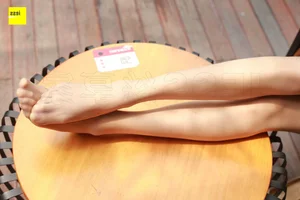 IESS Sixiangjia 221 Shuang Shuang Classic Nude Heels Fashion Showcase - image 11