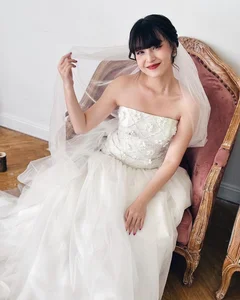 Stunning IELTS 8.5 Scholar Turns Heads in Elegant Wedding Gown: Who is the Lucky Groom? - image 6