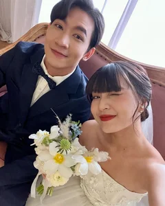 Stunning IELTS 8.5 Scholar Turns Heads in Elegant Wedding Gown: Who is the Lucky Groom? - image 2