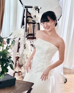 Stunning IELTS 8.5 Scholar Turns Heads in Elegant Wedding Gown: Who is the Lucky Groom? - image 5
