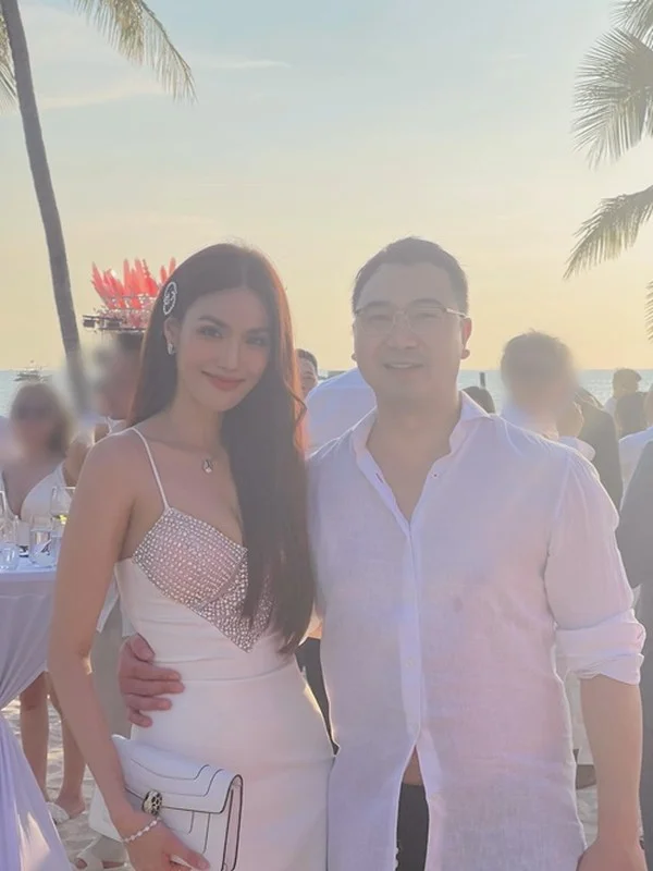 High-Society Rumors: Vietnamese Elite Family Beauty Sparks Pregnancy Speculation