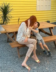 High-Society Rumors: Vietnamese Elite Family Beauty Sparks Pregnancy Speculation - image 2