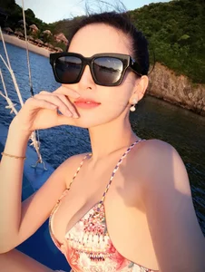 Exploring the Charisma and Style of Vietnamese Beauty Icon Trang Phi - image 20