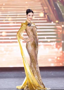 Thien Huong: The Beauty Queen Breaking Records with Her Sensual Style - image 7