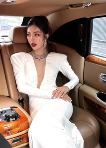 Thien Huong: The Beauty Queen Breaking Records with Her Sensual Style - image 5