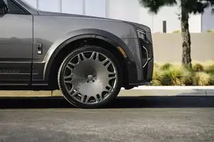 Discover the Unique Emerald Green Interior of the Million-Dollar Rolls-Royce Cullinan Brabus 700 - image 5