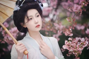 YITUYU Art Language 2024.04.27: Shu Qianyi and the Ethereal Beauty of Spring Cherry Blossoms - image 9