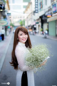 The Timeless Elegance of Vietnamese Ao Dai: A Stunning Collection of Traditional Fashion and Cultural Beauty - image 1