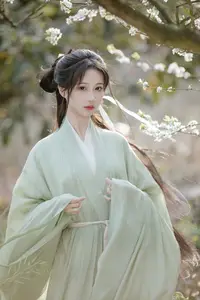 Pure Elegance of Qi Luo Sheng De Xiao Su Su Amidst Spring Blossoms - YiTuYu Vol.8817 - image 10