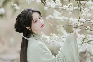 Pure Elegance of Qi Luo Sheng De Xiao Su Su Amidst Spring Blossoms - YiTuYu Vol.8817 - image 6