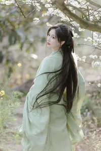 Pure Elegance of Qi Luo Sheng De Xiao Su Su Amidst Spring Blossoms - YiTuYu Vol.8817 - image 8